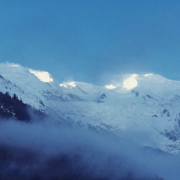 Chutes de neige, de la poudreuse pour la fin de saison